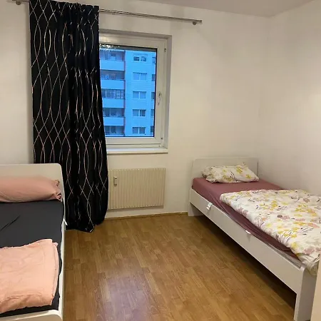 Gemuetliche In Leonding Lägenhet